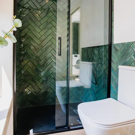 Apartment -new- Chic Chiado Apartment, Elevator Buiding, Steps To Everything *